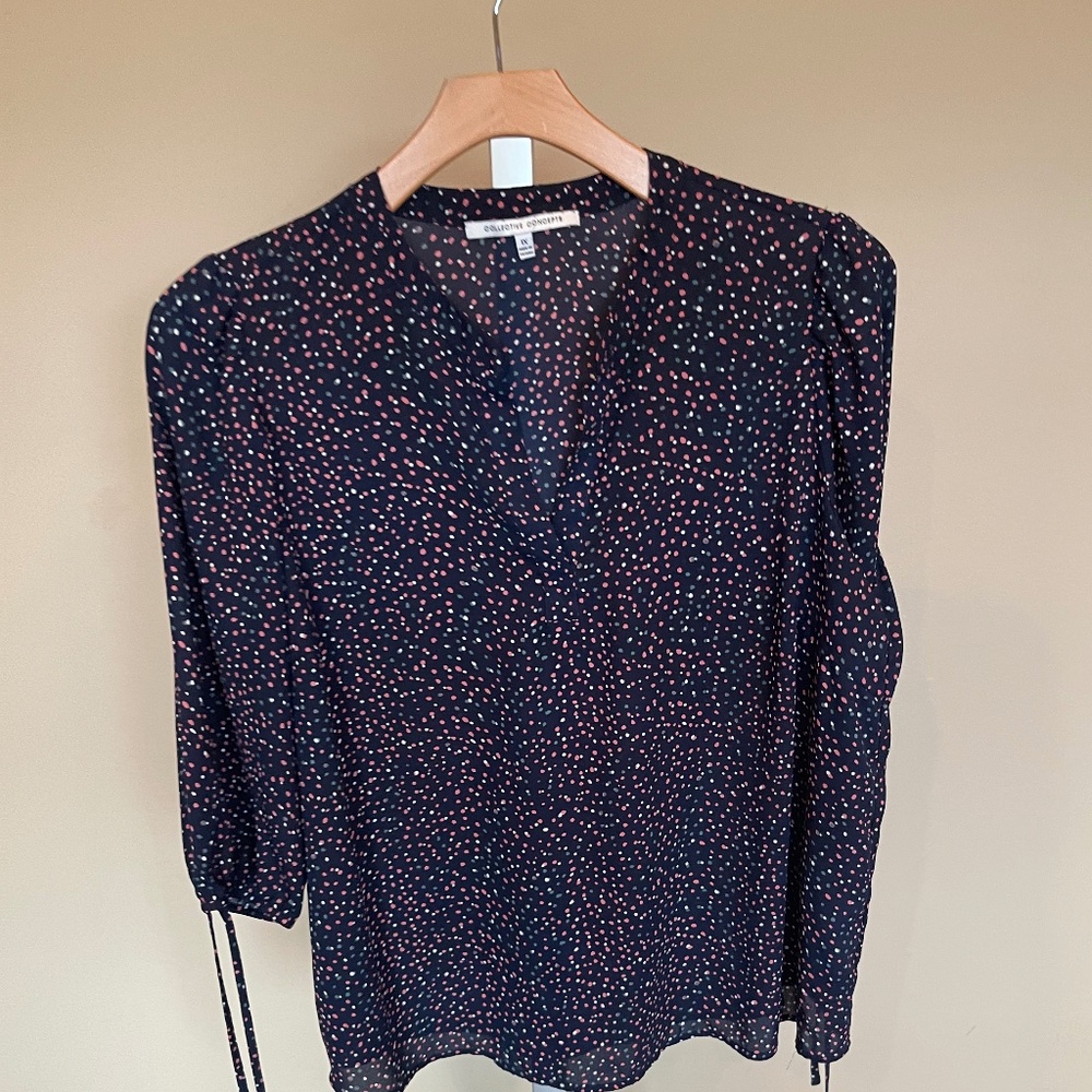 Collective Concepts Navy top w/ Mauve & Mint Dots